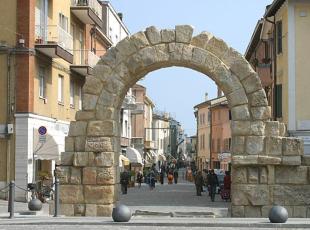 porta Montanara