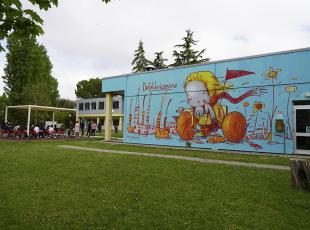 le lezioni nel giardino della scuola bertola