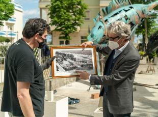 installazione opera in Via Briolini