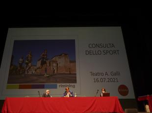 consulta dello sport al teatro galli