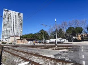 muro via monfalcone stazione ferroviaria abbattuto