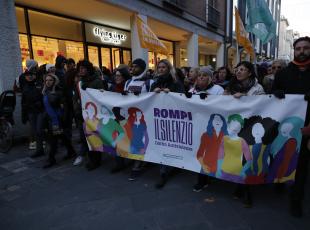 "è per te" camminata contro violenza donne 2023