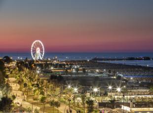 Panorama parco del mare al tramonto