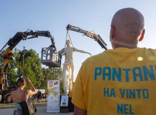 statua per marco pantani