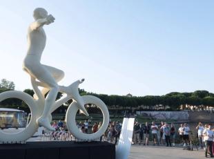 statua per marco pantani