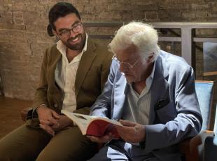 Giancarlo Giannini in visita al Fellini Museum tra ricordi e aneddoti 