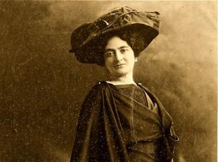 rosa genoni