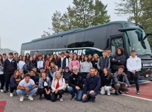 foto di gruppo viaggio della memoria 2024