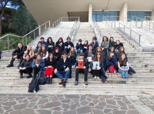 I ragazzi e ragazze del Progetto Mentore in trasferta al San Carlo di Napoli a chiusura di un anno di grande musica e nuove esperienze