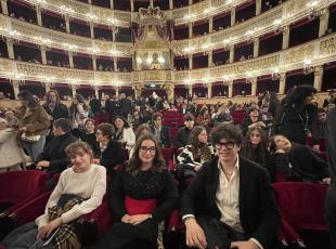 I ragazzi e ragazze del Progetto Mentore in trasferta al San Carlo di Napoli a chiusura di un anno di grande musica e nuove esperienze