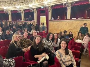 I ragazzi e ragazze del Progetto Mentore in trasferta al San Carlo di Napoli a chiusura di un anno di grande musica e nuove esperienze