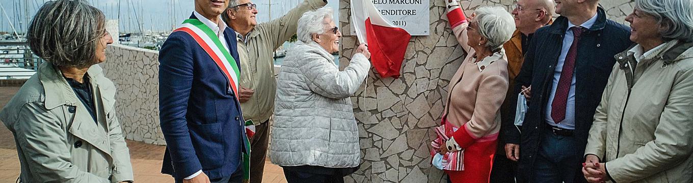 Darsena, lo scoprimento della targa dedicata ad Angelo Marconi